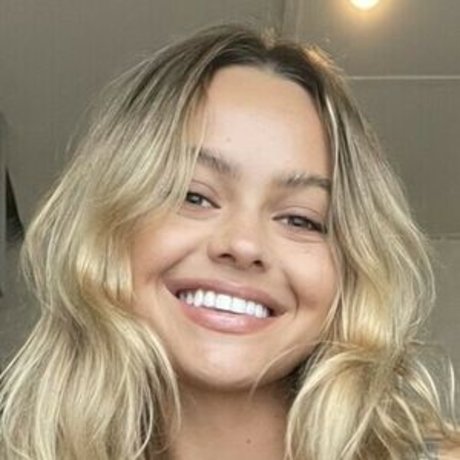 Paris Wycherley naked star pictures