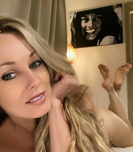 Anita Dark model erotic galleries