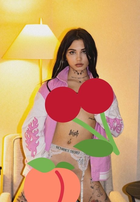 Roxyblum model hd img