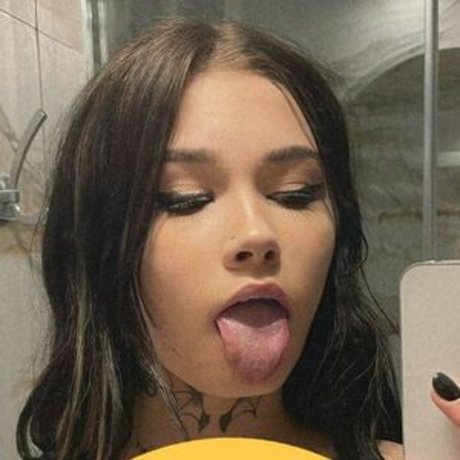 Roxyblum free model photo