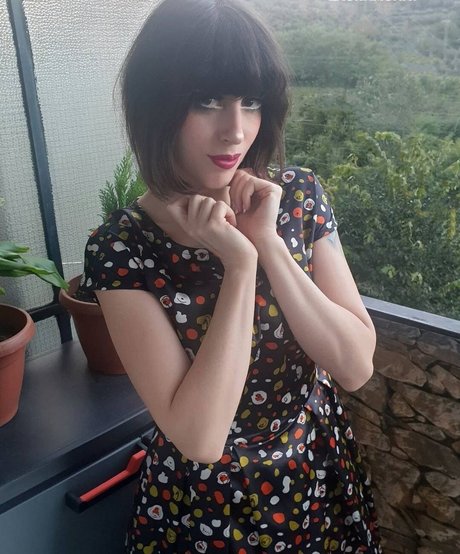 Lauramunay nice pornstar img