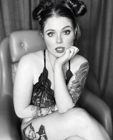 Jade Heather naked model gallery