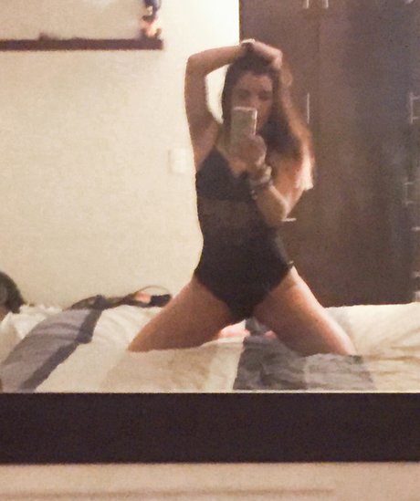 Tania Ivette pretty pornstar picture