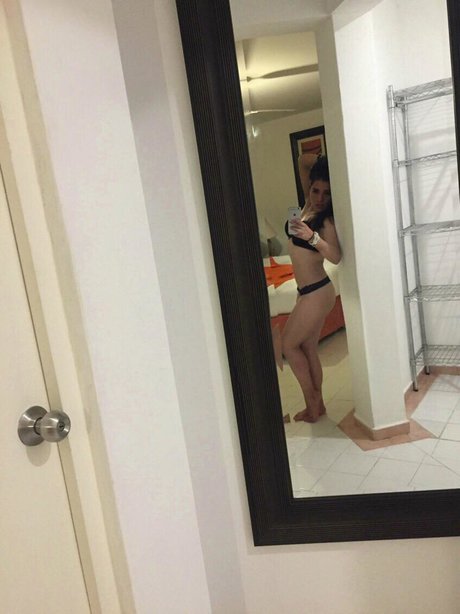 Tania Ivette  hd pornstar image