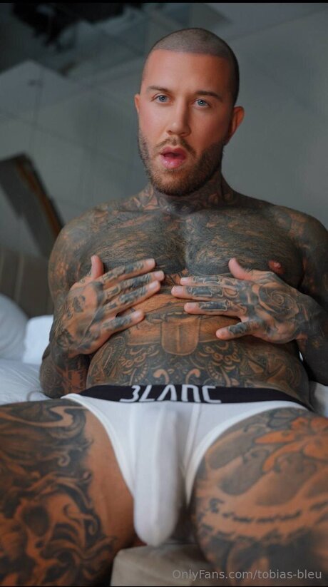 Tobias Bleu star best pics