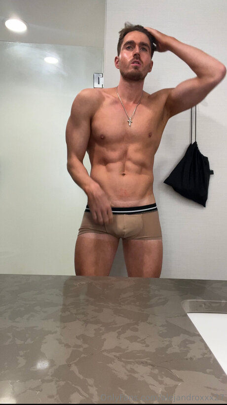 Alejandroxxx27 model hot pics