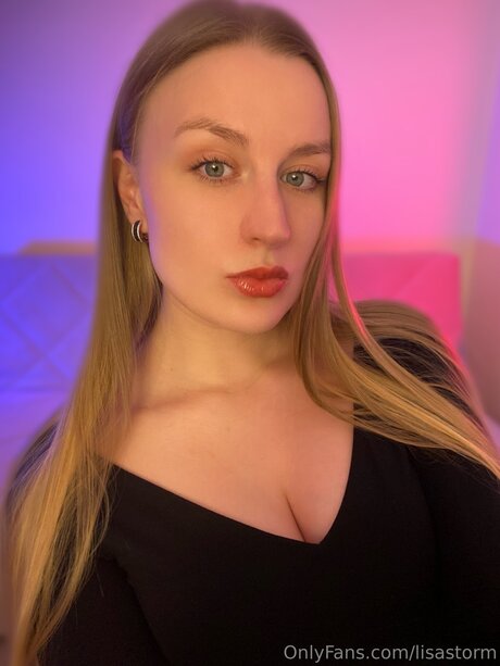 Lisastorm top model img