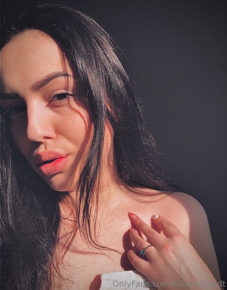 Hildaschmidt model high quality pic