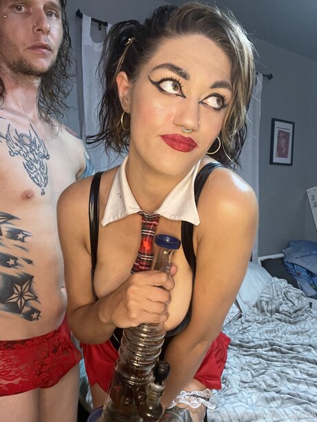 Justanakedstoner top profile image