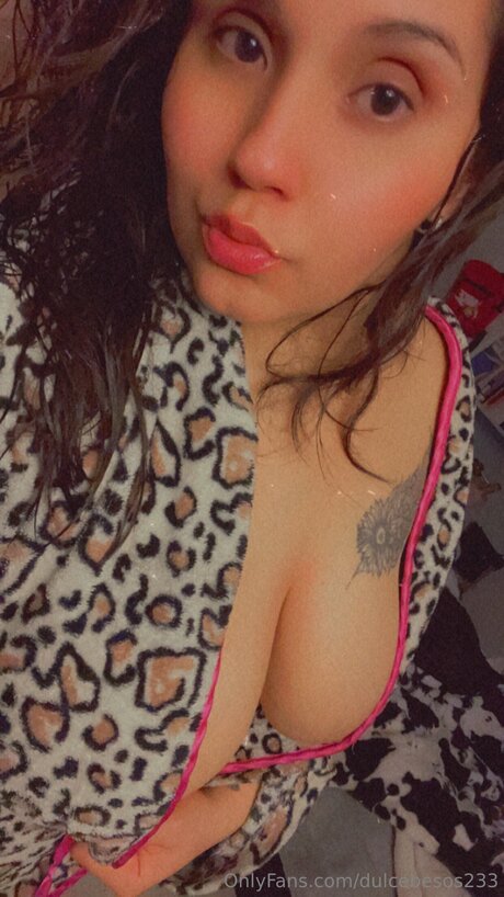Dulcebesos233 model hot picture