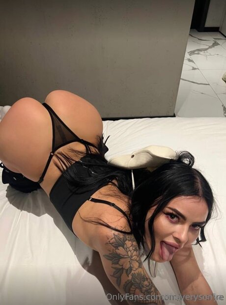 Theverysonya perfect star picture