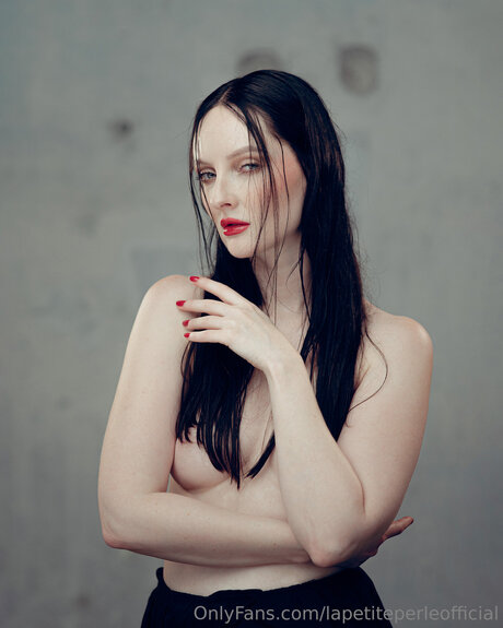 Lapetiteperleofficial exclusive model pic