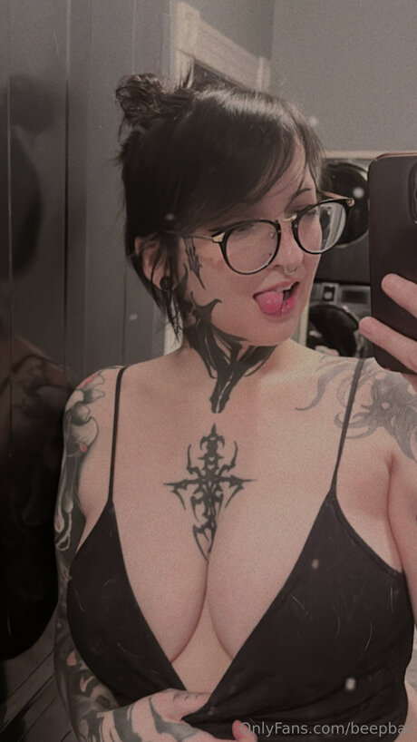 Beepbat sexy model photos