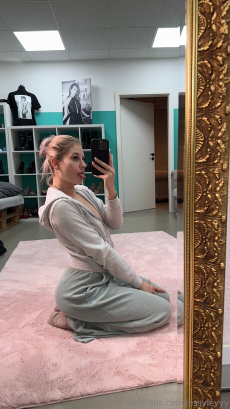 Jessyleyyy beautiful model pics