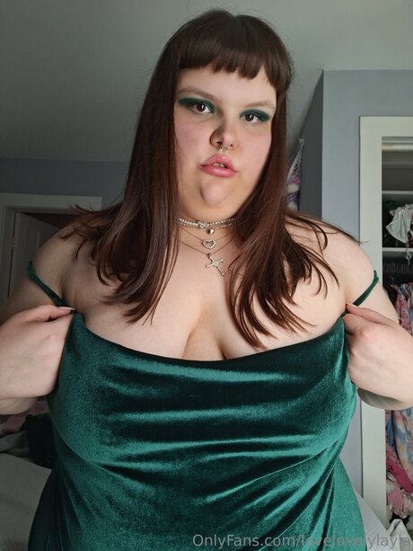 Lovelovelylayla nude model pic