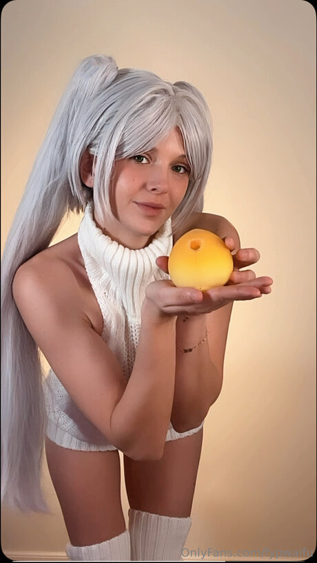 Fypwaifu exclusive star picture