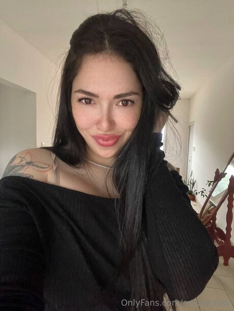 Onlylarasky pornstar pretty gallery