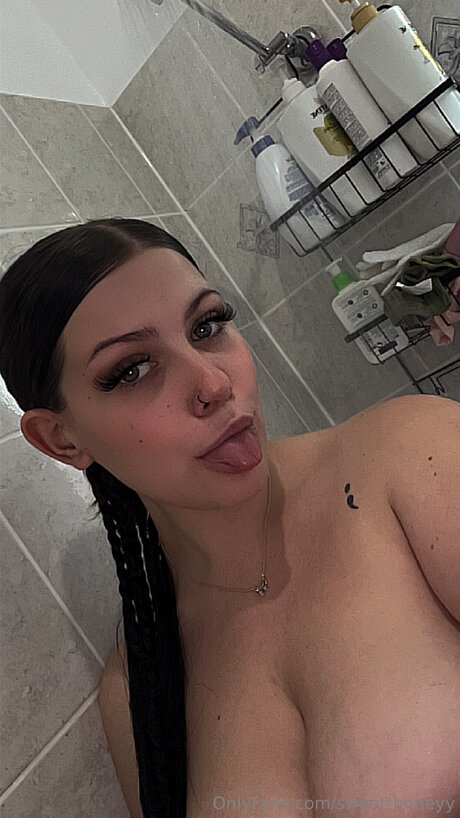 Sweetthoneyy pornstar nude images