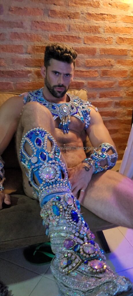 Emilianorajzner naked model img