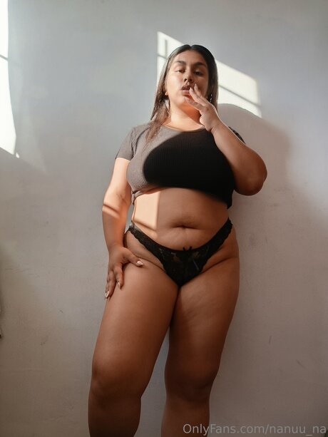 Nanuu Na sex model pics