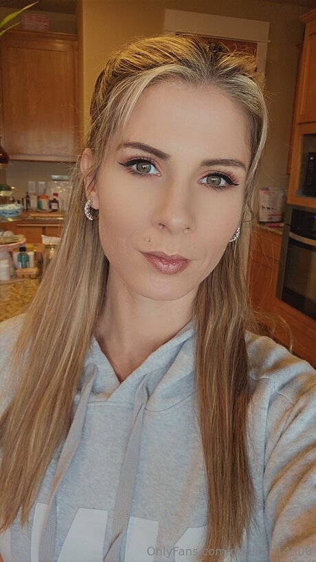 Ddelilah14300 model hd pics