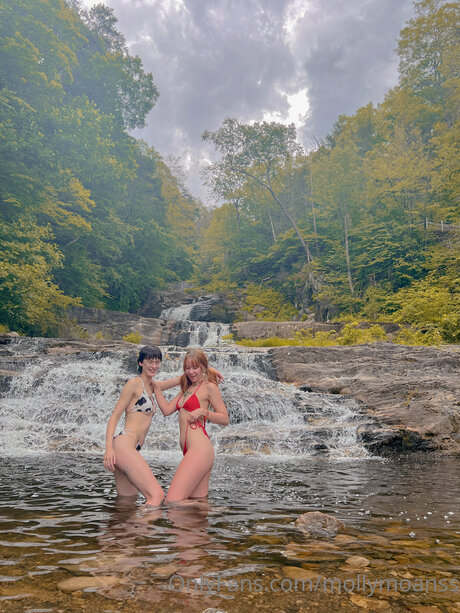 Mollymoanss erotic star images