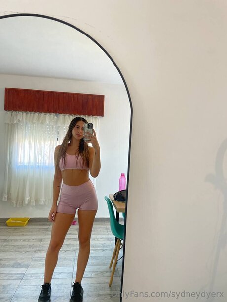 Sydneydyerx star pretty archive