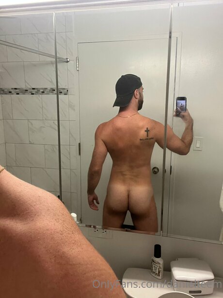 Danielteem model nude img