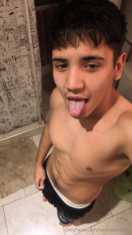 Latinblondarg model free pic