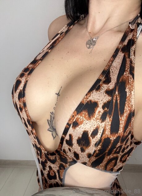 Danielle 88 sex model img