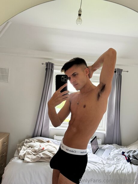 Joshbas0 model naked photo