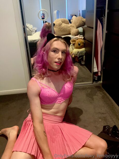 Foxy Femboyyy sex model pic