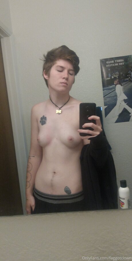Faggotclown pornstar xxx img