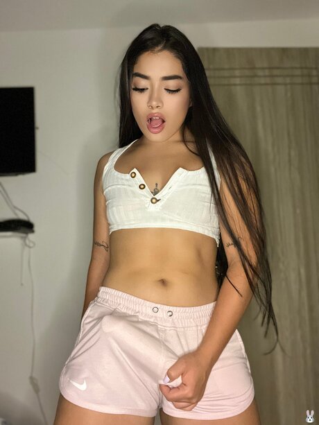 Lovegirl69sweet model nice pictures