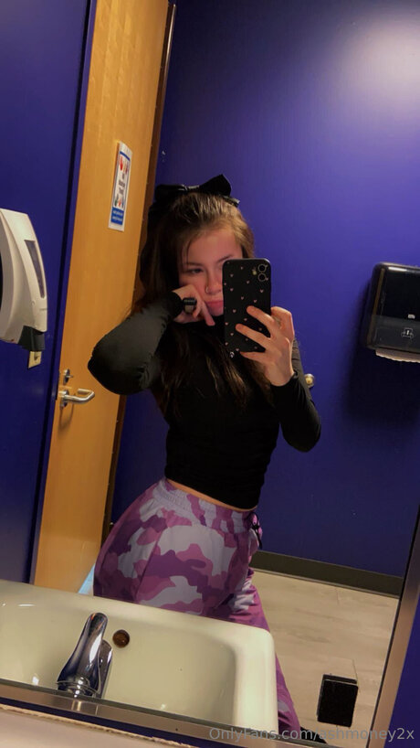 Ashmoney2x pornstar erotic image