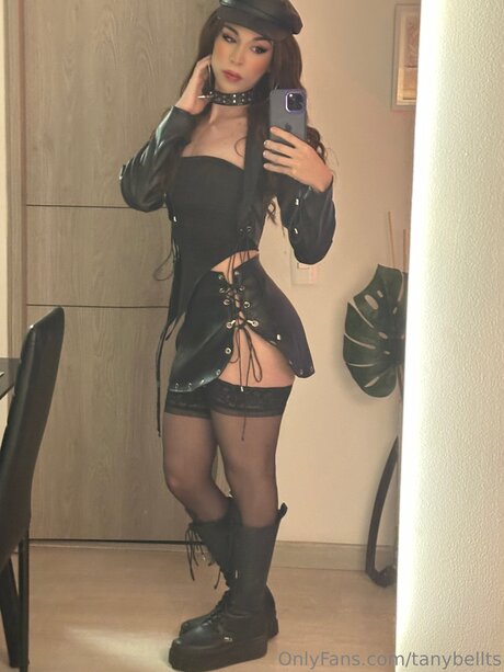 Tanybellts star exclusive galleries