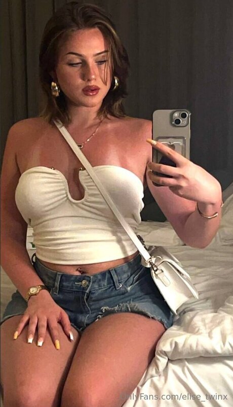 Elise Twinx model sex pic