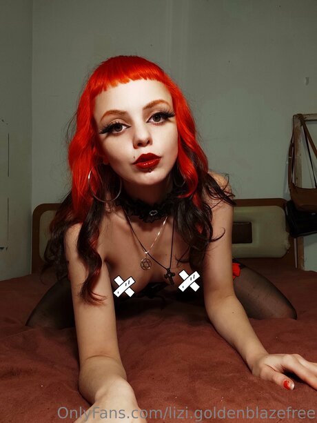 Lizi Goldenblazefree star sexy photo