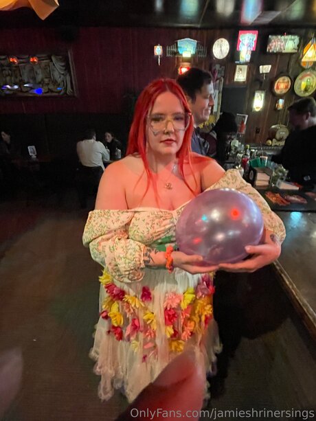 Jamieshrinersings erotic star photos