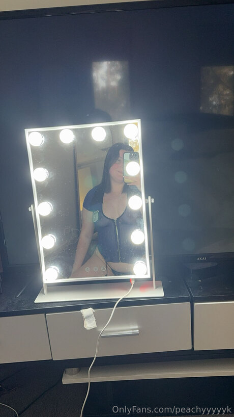 Peachyyyyyk star hot img