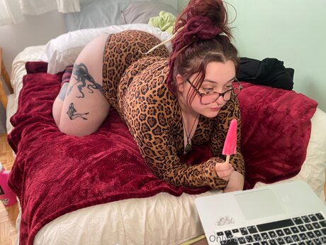 Foxxxy Sybil sex actress image