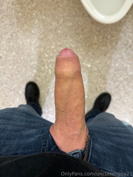 Uncutmnguy21 profile image