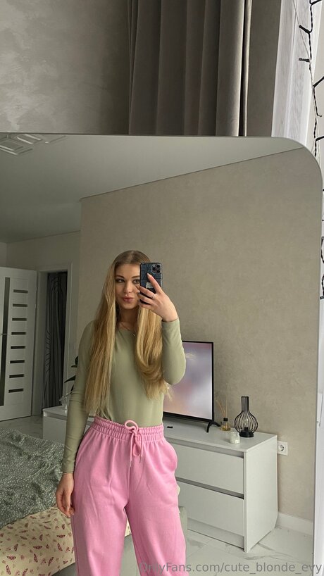 Cute Blonde Evy pornstar sex image
