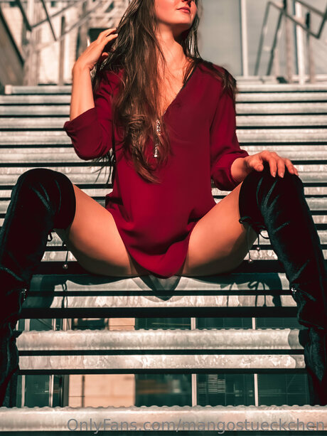 curvy naked onlyfans free porn images