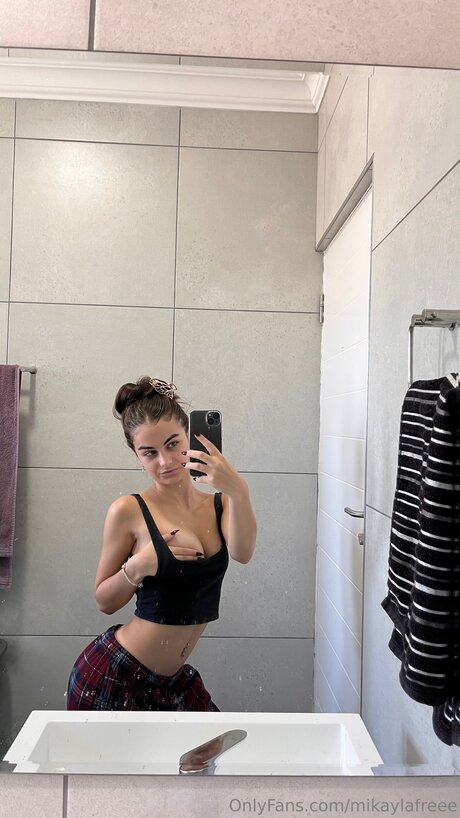 Mikaylafreee exclusive pornstar image