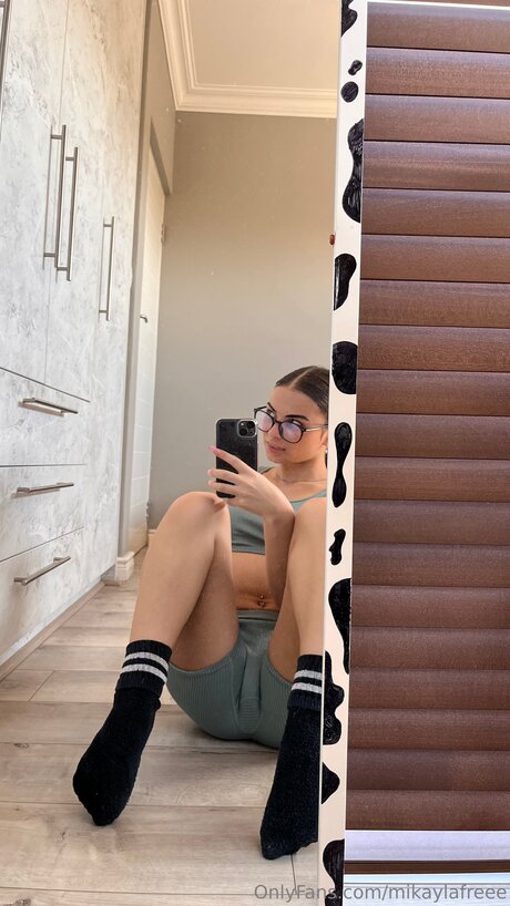 Mikaylafreee model best photos