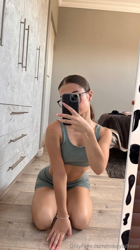 Mikaylafreee exclusive pornstar image
