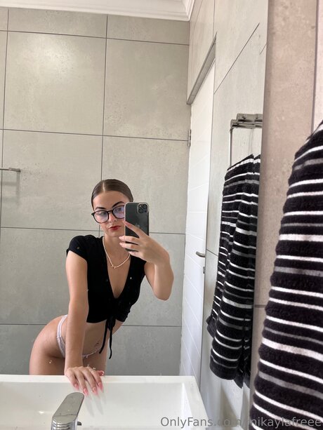 Mikaylafreee hot pornstar images