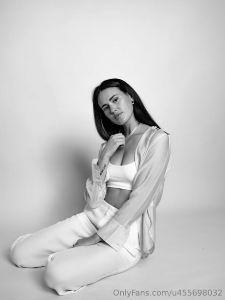 Asmrwitholivia perfect actress img