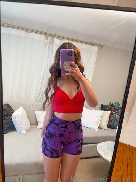 Junecassandra star photos